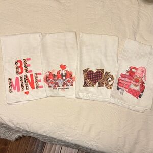 Valentine's Day Themed Hand Towels Set